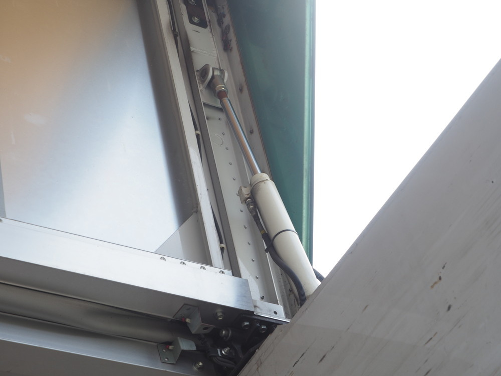 日野 グランドプロフィア ウイング車 大型 QKG-FW1EXBG 年式 H26[写真12]