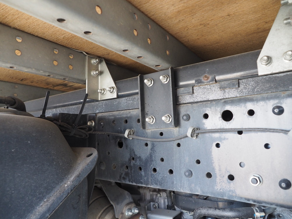 いすゞ エルフ バン車 小型 TKG-NLR85AN 年式 H25[写真28]