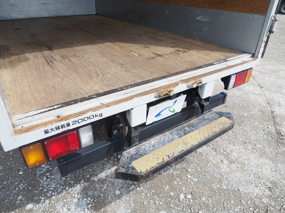 いすゞ エルフ バン車 小型 TKG-NLR85AN 年式 H25[写真17]