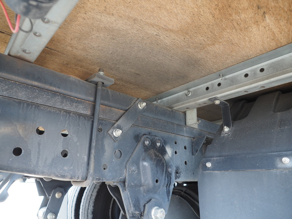 いすゞ エルフ バン車 小型 TKG-NLR85AN 年式 H25[写真30]