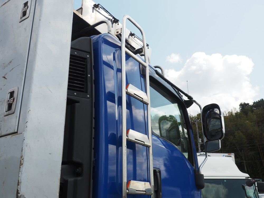 いすゞ ギガ 平ボディ 大型 QKG-CYJ77B 年式 H28[写真08]