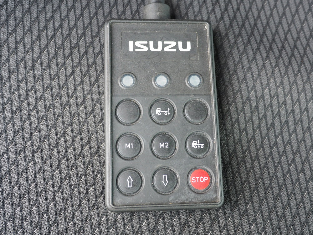 いすゞ ギガ 平ボディ 大型 QKG-CYJ77B 年式 H28[写真42]