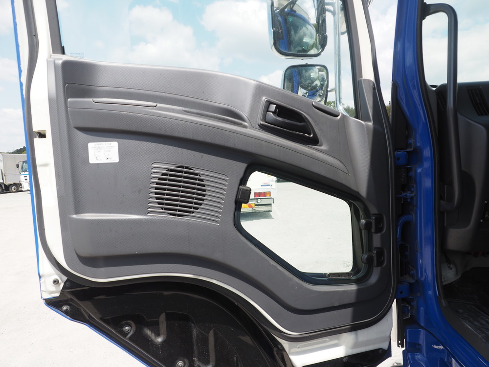 いすゞ ギガ 平ボディ 大型 QKG-CYJ77B 年式 H28[写真41]