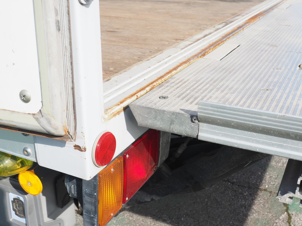 いすゞ エルフ バン車 小型 TPG-NPR85AN 年式 H27[写真21]