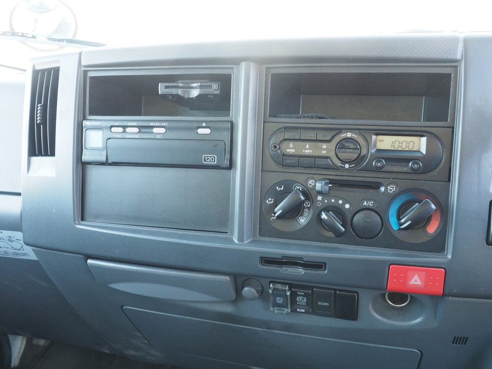 いすゞ エルフ バン車 小型 TRG-NLR85AN 年式 H27[写真33]