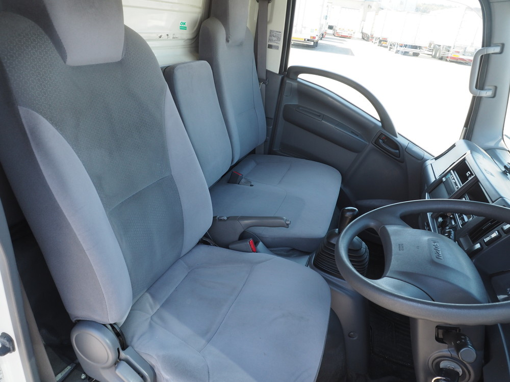 いすゞ エルフ バン車 小型 TRG-NLR85AN 年式 H27[写真30]