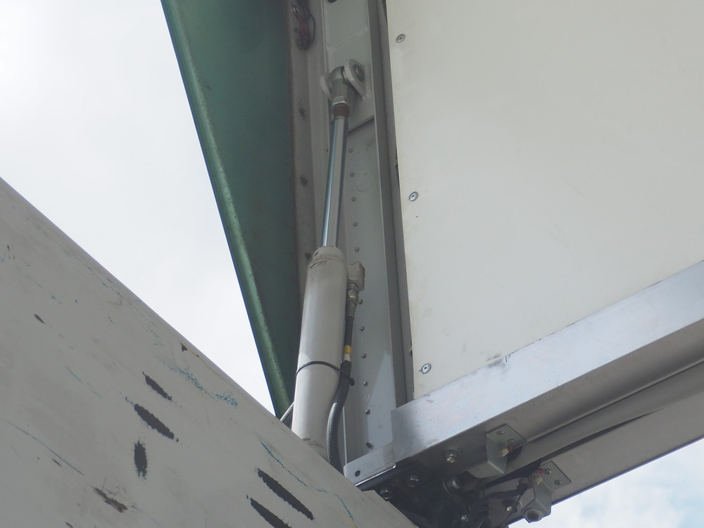 日野 グランドプロフィア ウイング車 大型 BKG-FW1EXYG 年式 H22[写真23]