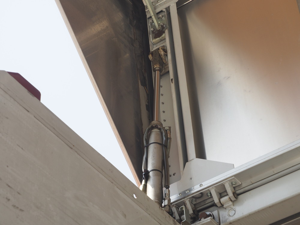 三菱ふそう スーパーグレート ウイング車 大型 BDG-FS54JZ 年式 H21[写真21]