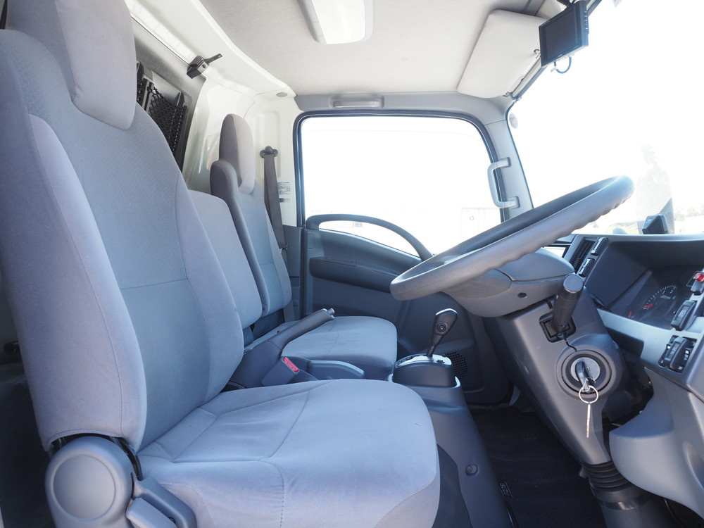 いすゞ エルフ バン車 小型 TPG-NPR85AN 年式 H28[写真32]