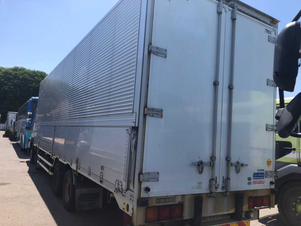 いすゞ ギガ ウイング車 大型 QKG-CYJ77A 年式 H26[写真04]