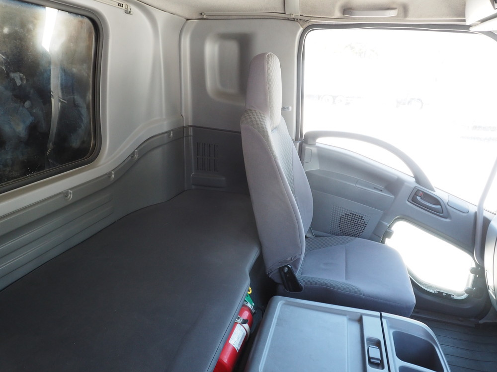 いすゞ フォワード ウイング車 中型 PKG-FRR90S2 年式 H23[写真47]