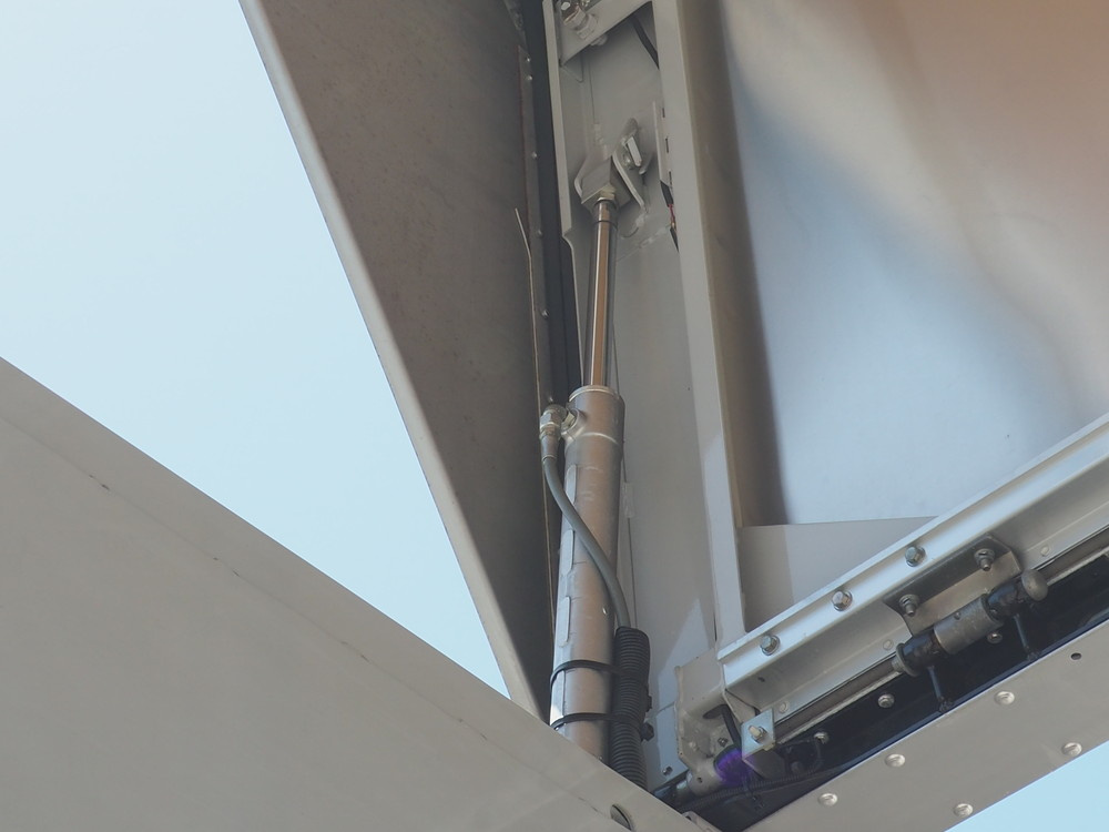 いすゞ フォワード ウイング車 中型 PKG-FRR90S2 年式 H23[写真22]