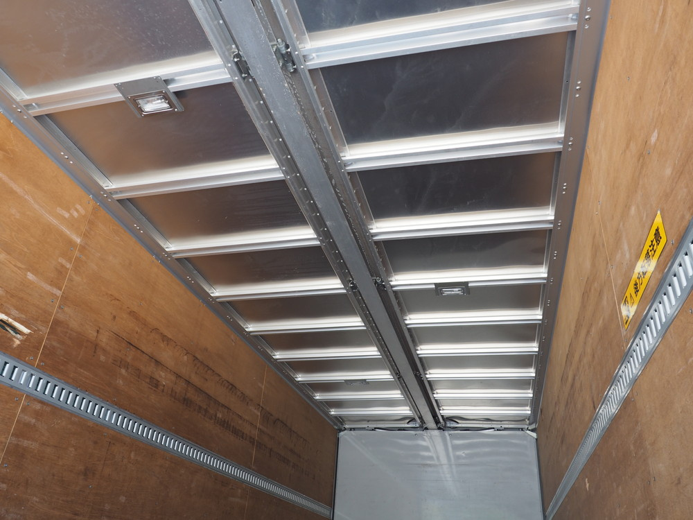 いすゞ フォワード ウイング車 中型 PKG-FRR90S2 年式 H23[写真28]