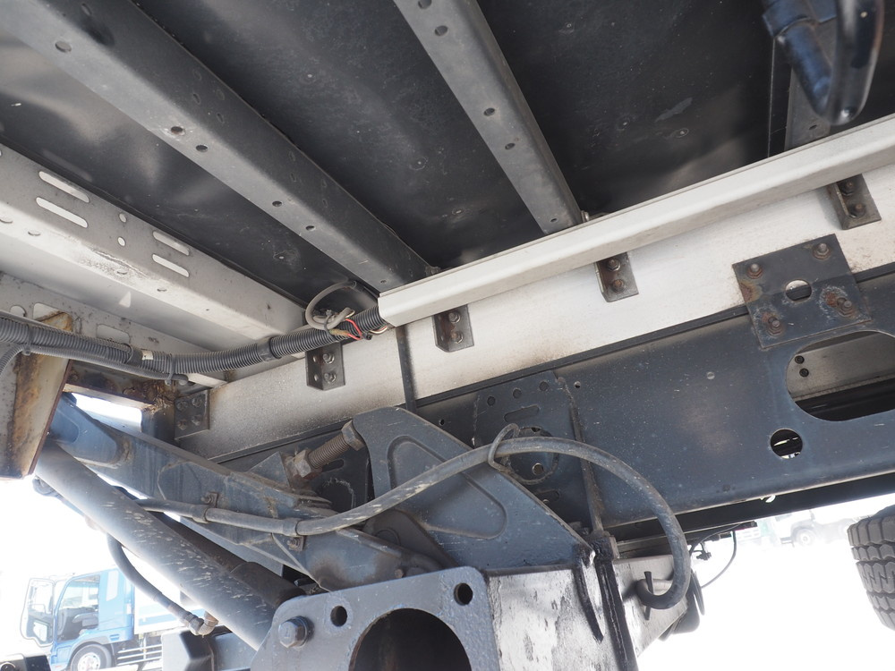 いすゞ フォワード ウイング車 中型 PKG-FRR90S2 年式 H23[写真56]