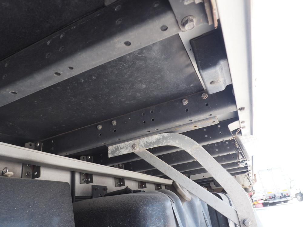 いすゞ フォワード ウイング車 中型 PKG-FRR90S2 年式 H23[写真57]