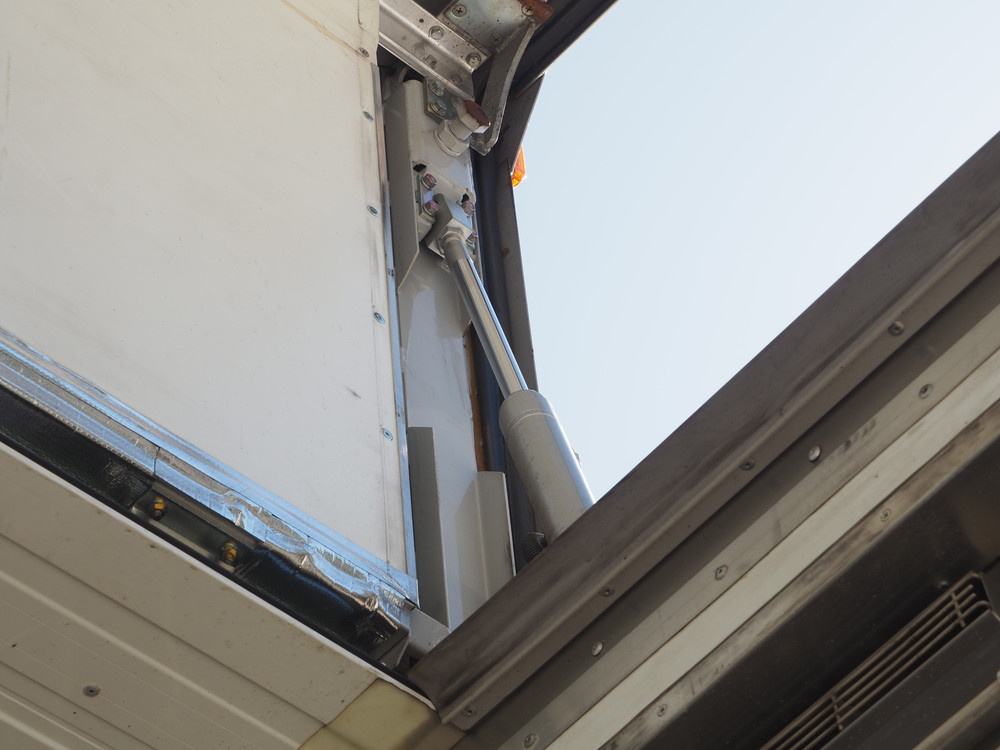 日野 グランドプロフィア 冷凍ウイング 大型 QKG-FW1EXEJ 年式 H26[写真17]