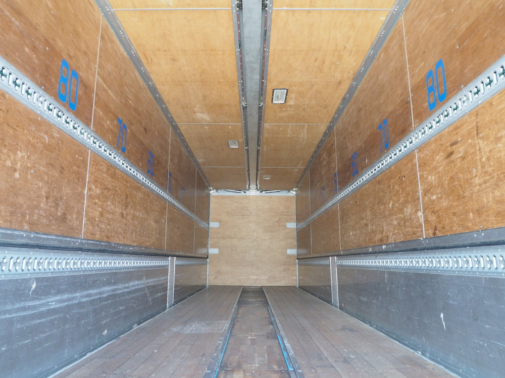 いすゞ ギガ ウイング車 大型 PDG-CYJ77W8 年式 H20[写真26]