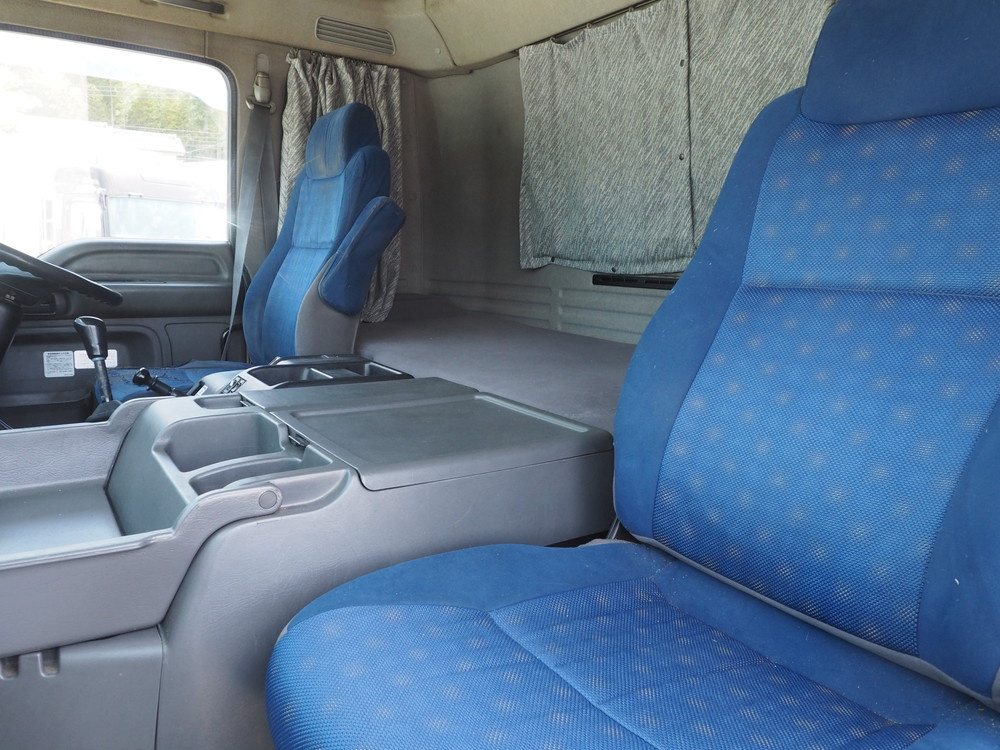 いすゞ ギガ ウイング車 大型 PDG-CYJ77W8 年式 H20[写真38]