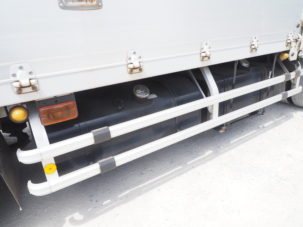 いすゞ ギガ ウイング車 大型 PDG-CYJ77W8 年式 H20[写真17]