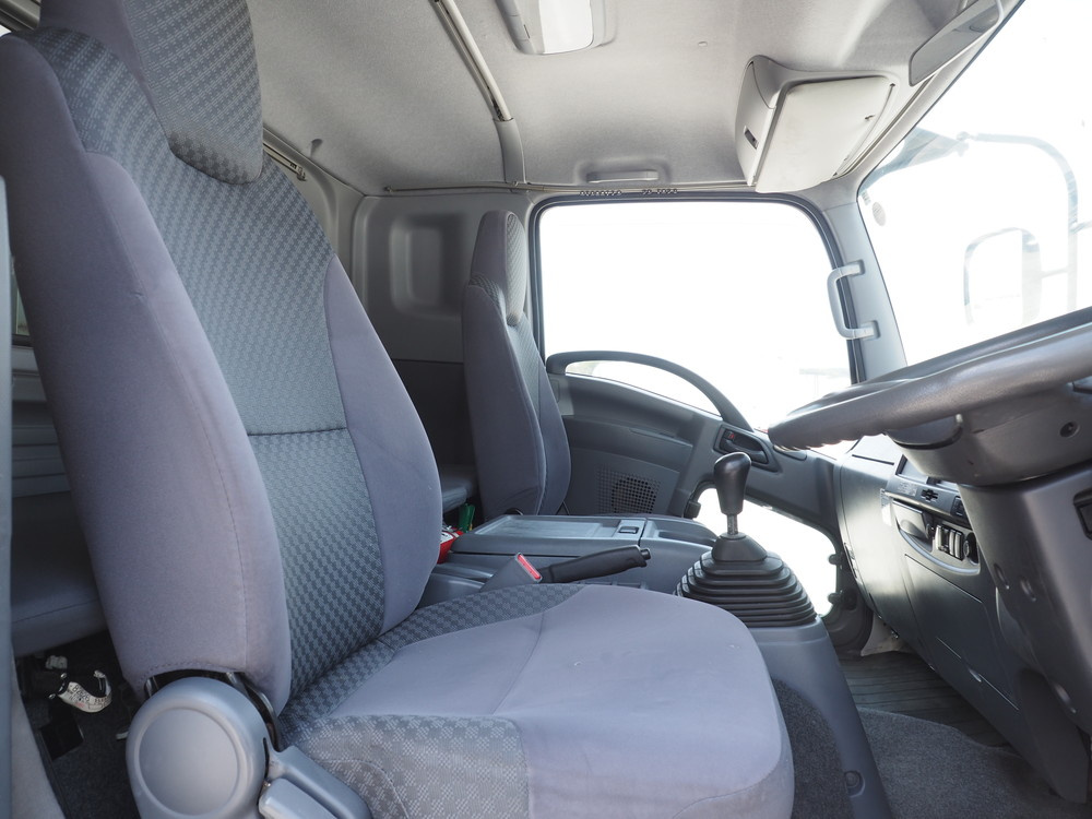 いすゞ フォワード 平ボディ 中型 TKG-FRR90T2 年式 H26[写真48]