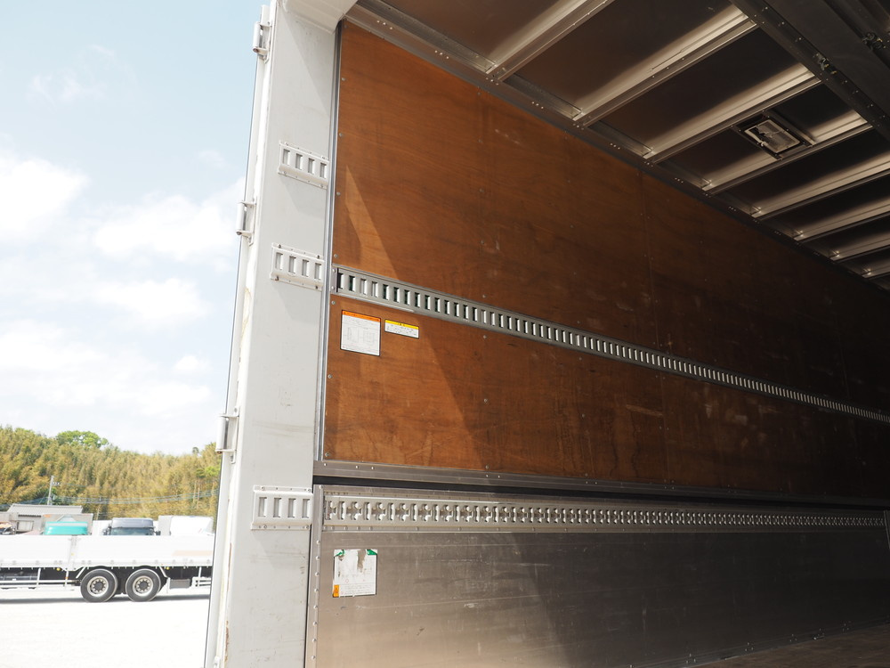 いすゞ ギガ ウイング車 大型 QKG-CYJ77A 年式 H27[写真45]