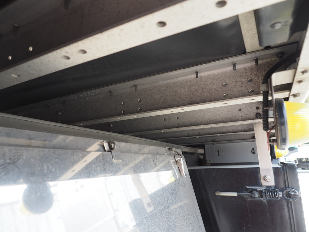 いすゞ ギガ ウイング車 大型 QKG-CYJ77A 年式 H27[写真74]