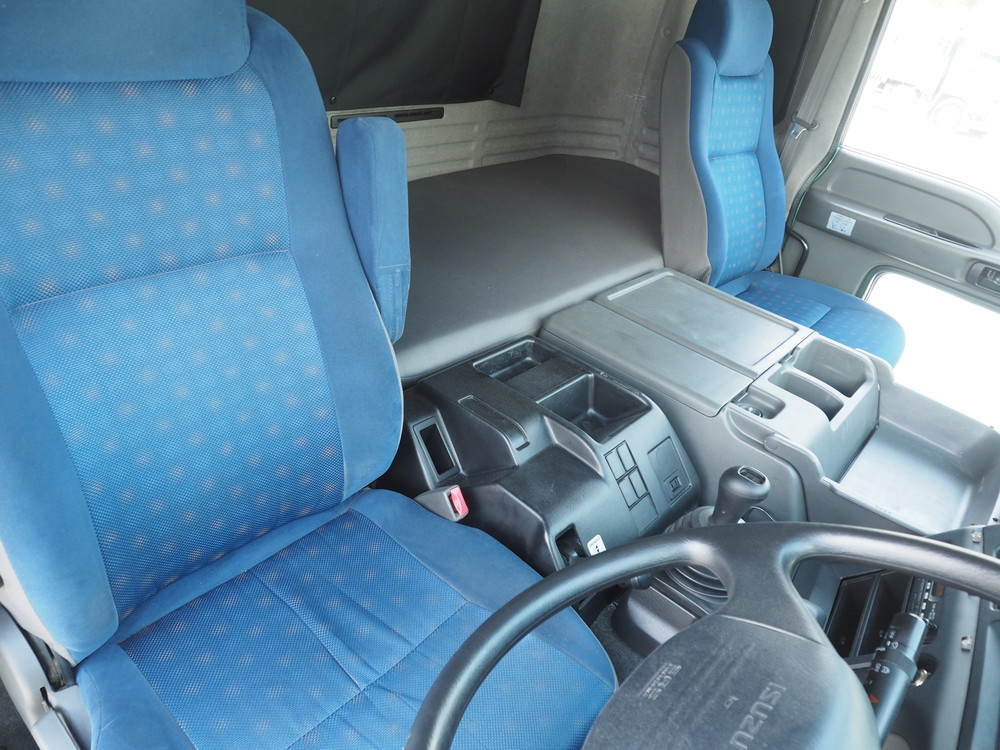 いすゞ ギガ ウイング車 大型 QKG-CYJ77A 年式 H27[写真51]