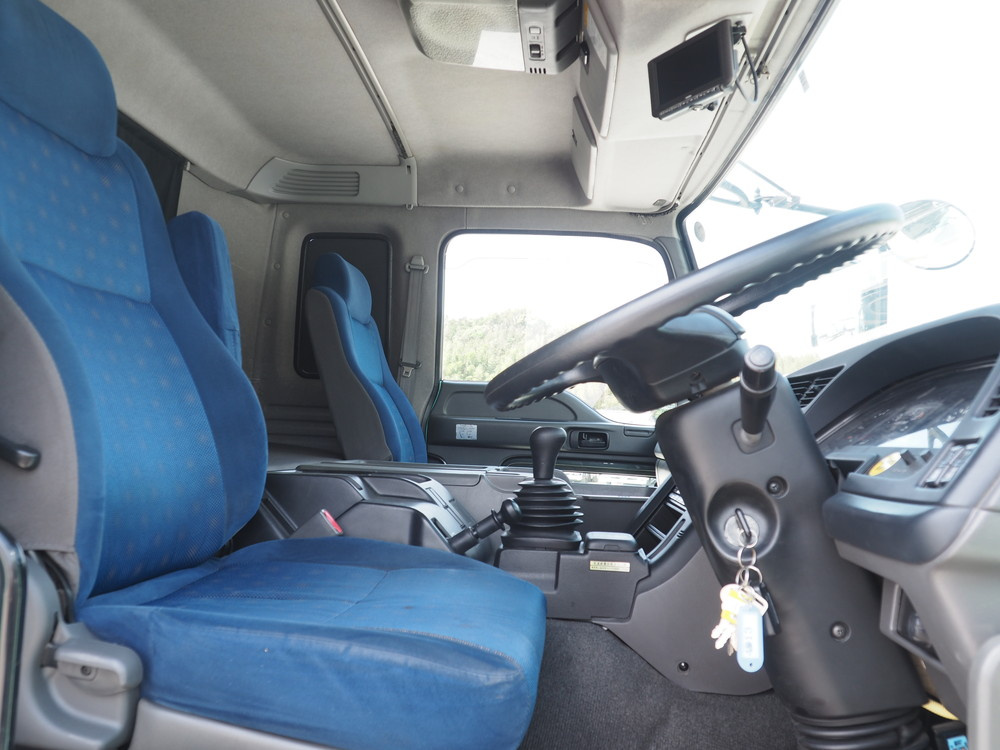 いすゞ ギガ ウイング車 大型 QKG-CYJ77A 年式 H27[写真50]