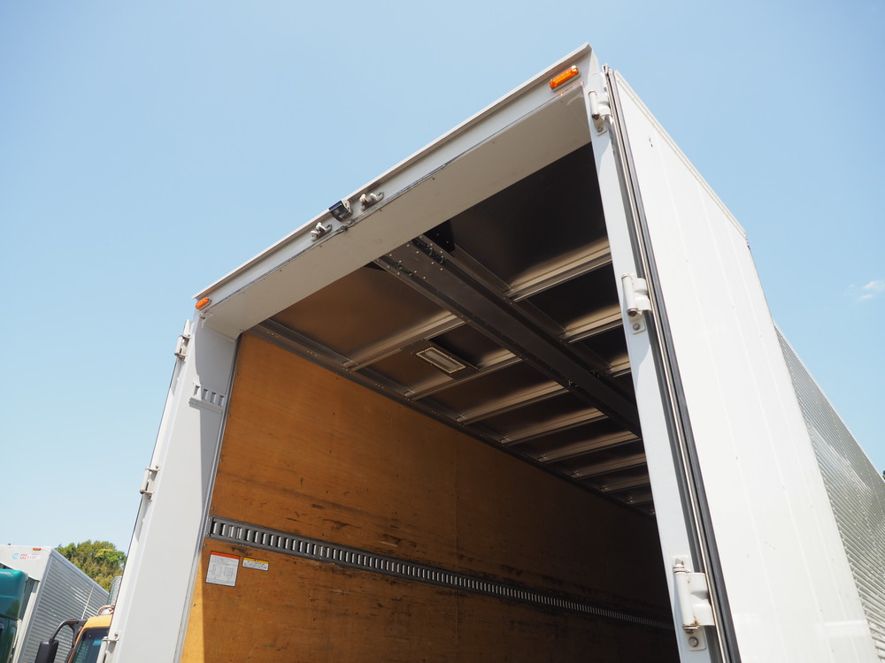 いすゞ ギガ ウイング車 大型 QKG-CYJ77B 年式 H28[写真27]