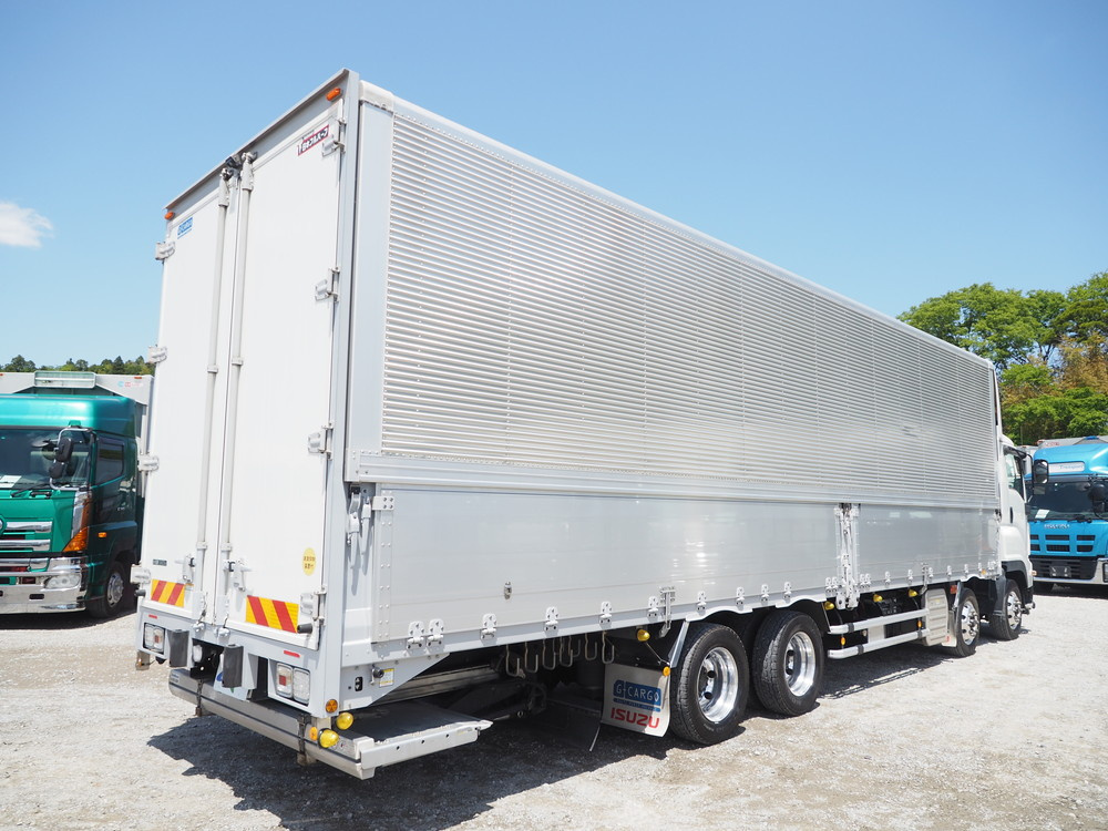 いすゞ ギガ ウイング車 大型 QKG-CYJ77B 年式 H28[写真05]