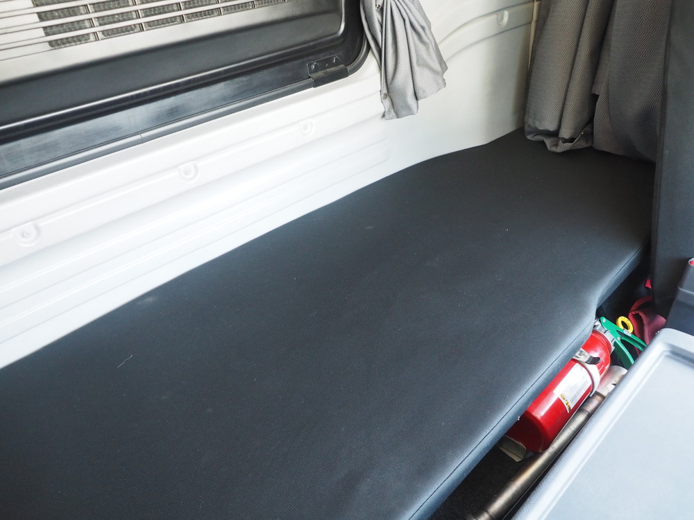 いすゞ ギガ ウイング車 大型 QKG-CYJ77B 年式 H28[写真45]