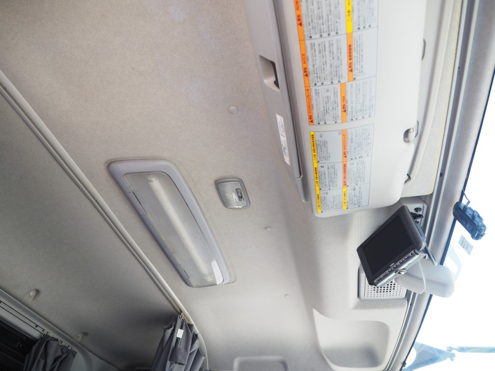 いすゞ ギガ ウイング車 大型 QKG-CYJ77B 年式 H28[写真44]