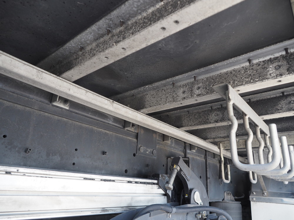 いすゞ ギガ ウイング車 大型 QKG-CYJ77B 年式 H28[写真51]