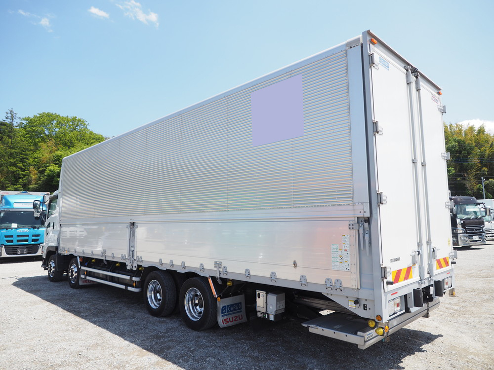 いすゞ ギガ ウイング車 大型 QKG-CYJ77B 年式 H28[写真07]