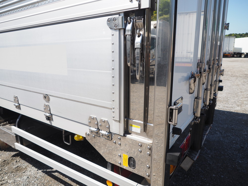 いすゞ ギガ ウイング車 大型 QKG-CYJ77A 年式 H25[写真13]