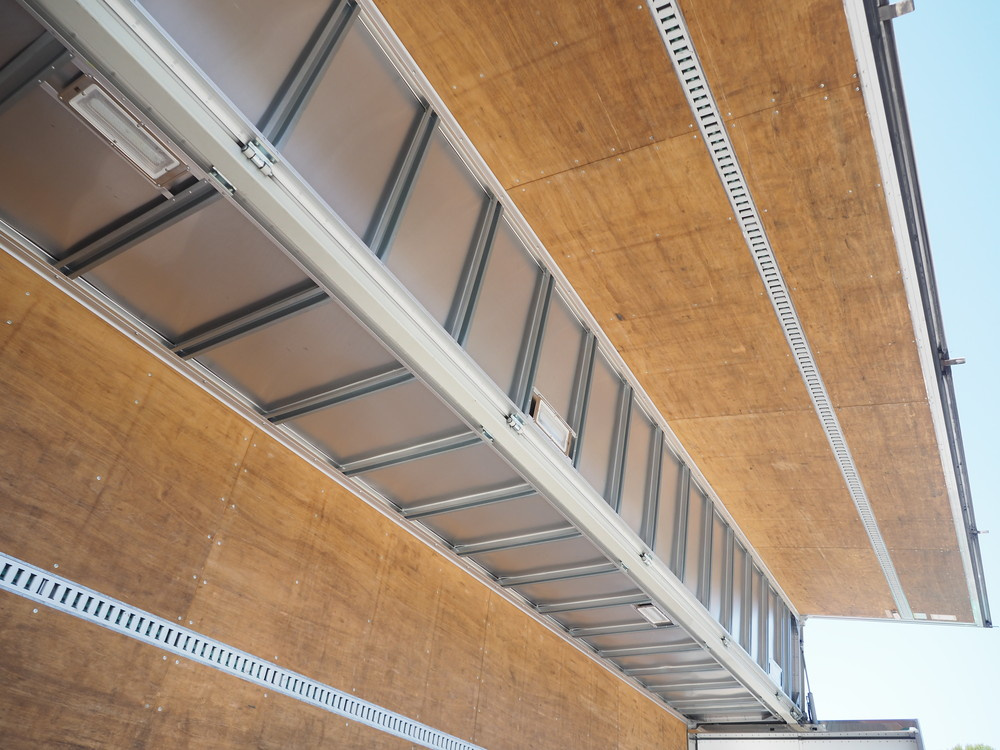 いすゞ ギガ ウイング車 大型 QKG-CYJ77A 年式 H25[写真27]