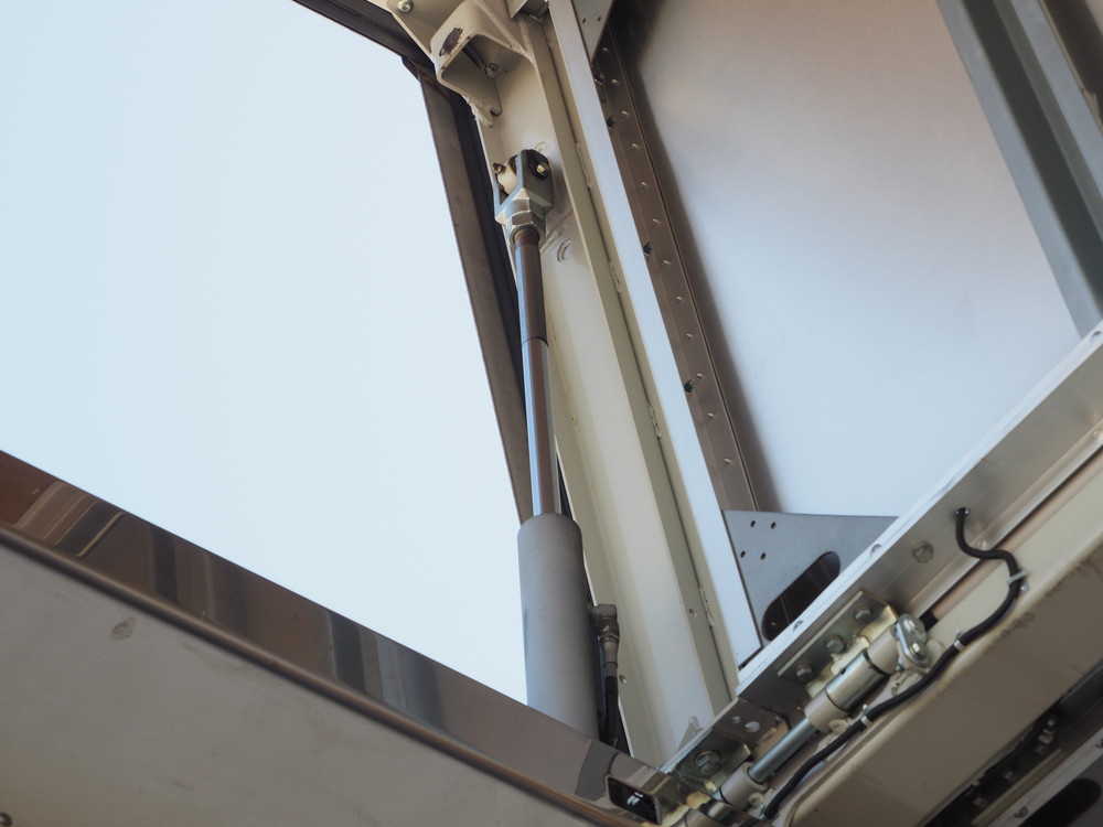 いすゞ ギガ ウイング車 大型 QKG-CYJ77A 年式 H25[写真19]