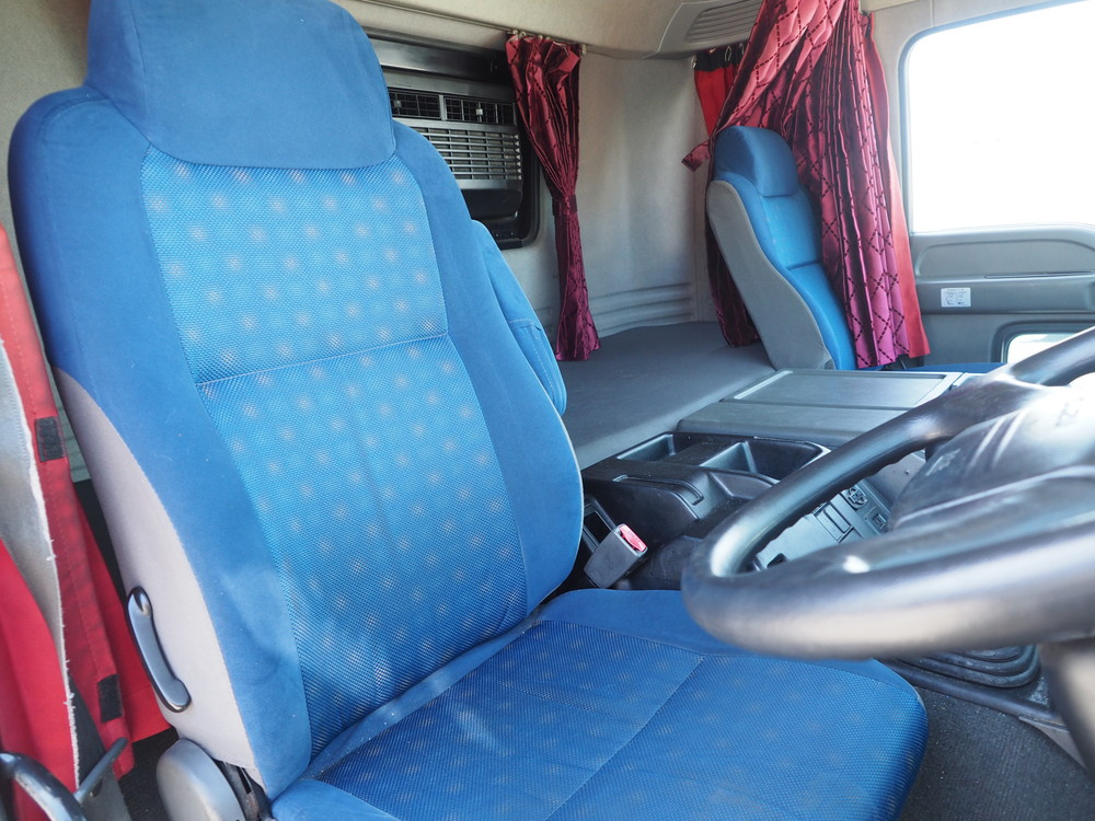 いすゞ ギガ ウイング車 大型 QKG-CYJ77A 年式 H25[写真37]