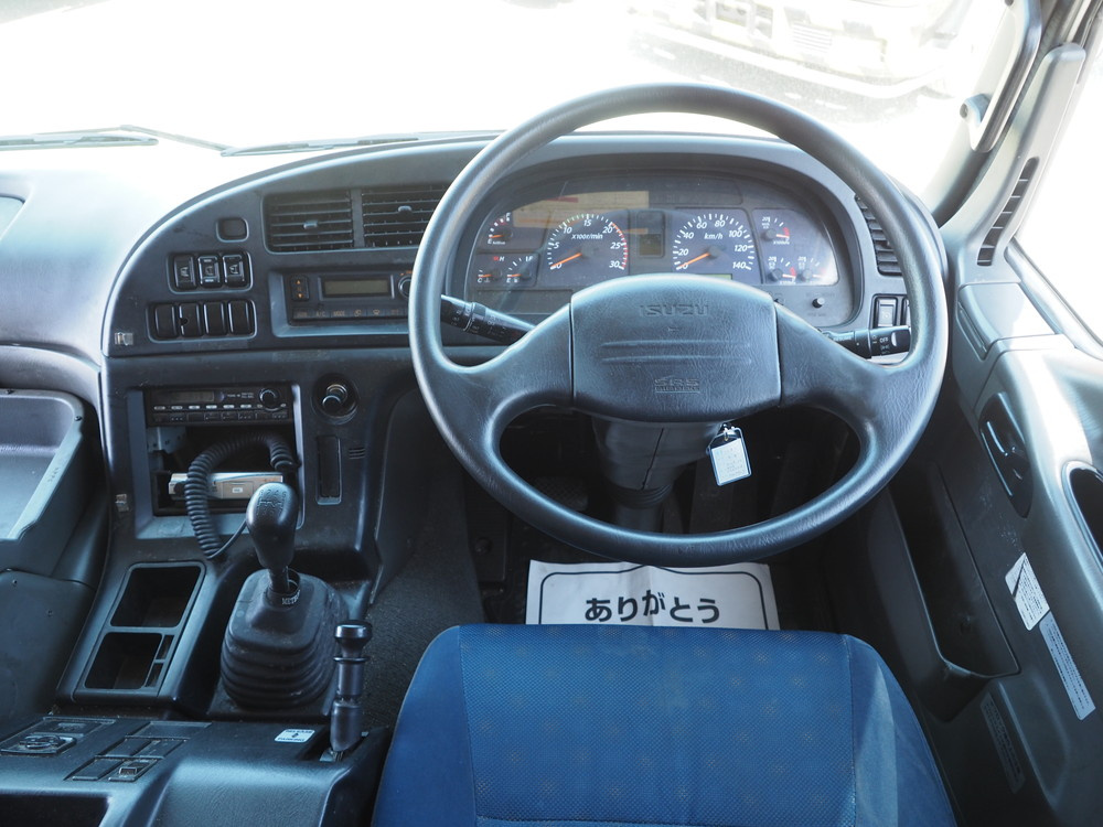 いすゞ ギガ ウイング車 大型 QKG-CYJ77A 年式 H25[写真38]