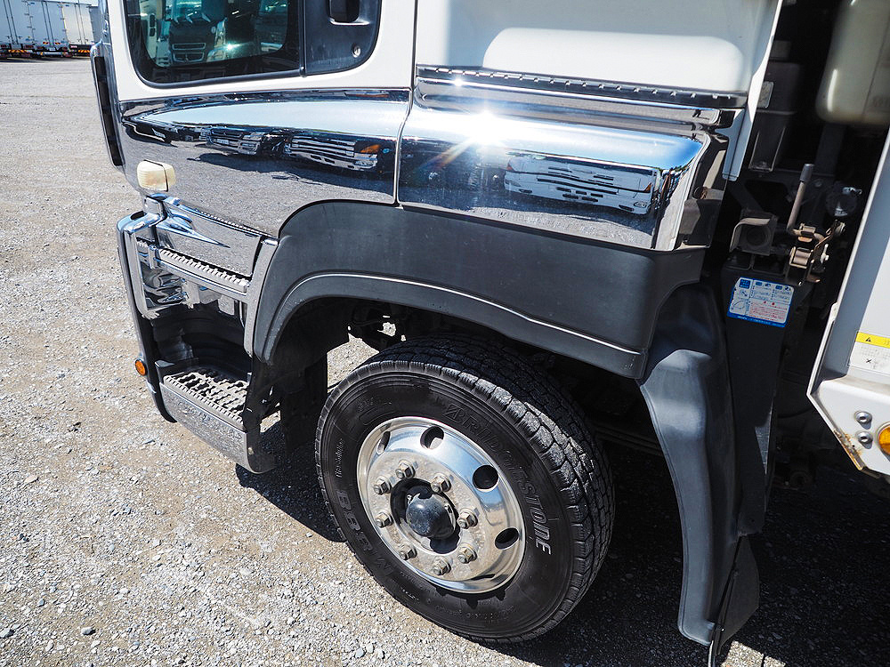 いすゞ ギガ ウイング車 大型 QKG-CYJ77A 年式 H25[写真10]