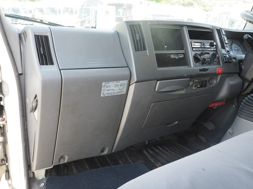 いすゞ エルフ バン車 小型 TKG-NLR85AN 年式 H26[写真26]