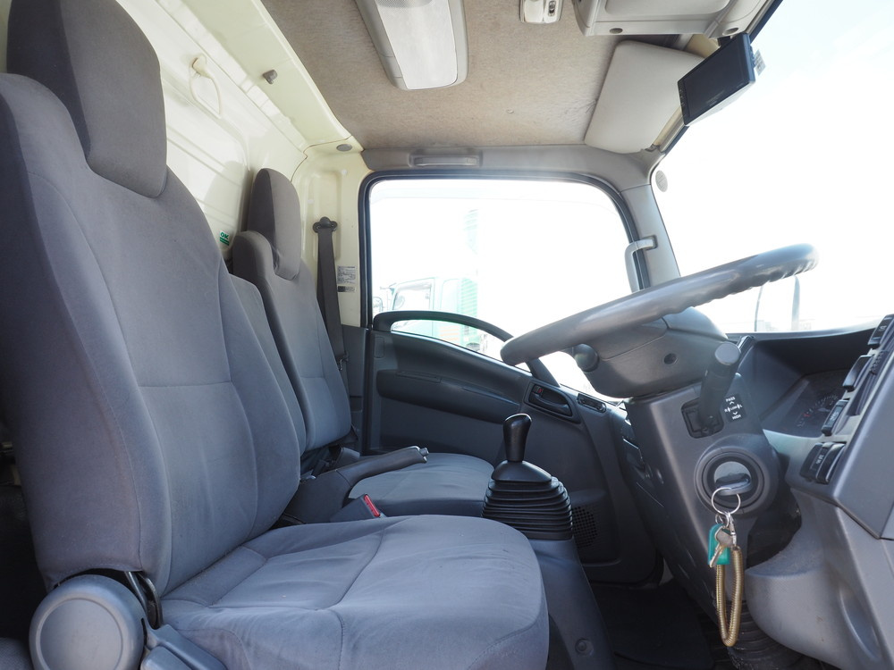 いすゞ エルフ バン車 小型 TKG-NLR85AN 年式 H26[写真21]