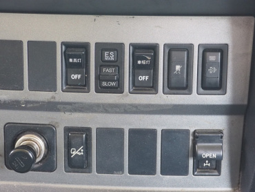 日野 グランドプロフィア ウイング車 大型 LKG-FW1EXBG 年式 H23 [写真46]