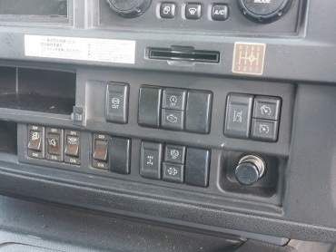 いすゞ ギガ 平ボディ 大型 QKG-CYJ77B 年式 H28 [写真35]