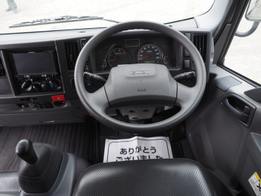 いすゞ エルフ バン車 小型 TPG-NPR85AN 年式 H27 [写真25]