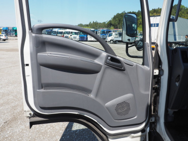 いすゞ エルフ バン車 小型 TRG-NLR85AN 年式 H27 [写真39]