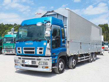 いすゞ ギガ ウイング車 大型 PDG-CYJ77W8 年式 H20 [写真01]