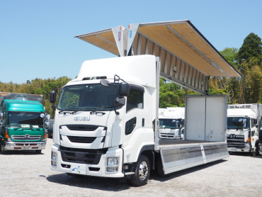 いすゞ ギガ ウイング車 大型 QKG-CYJ77B 年式 H28 [写真08]