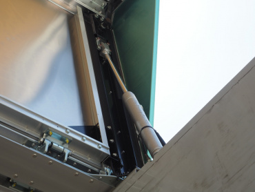 いすゞ ギガ ウイング車 大型 QKG-CYJ77B 年式 H28 [写真12]