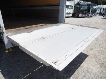 いすゞ ギガ ウイング車 大型 QKG-CYJ77B 年式 H28 [写真31]